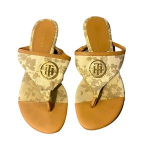 Tommy Hilfiger Thong Sandal Flip Flop Flat Shoe with  Logo Floral Tan 6.5M